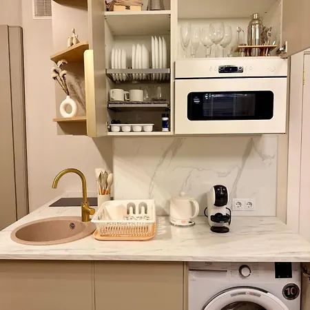 Apartment Elegant White In Centre With Parking