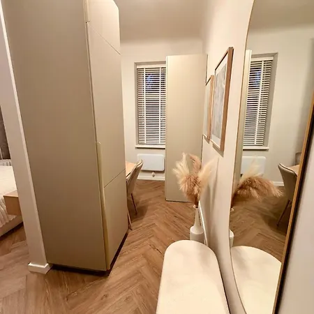 Apartment Elegant White In Centre With Parking Riga